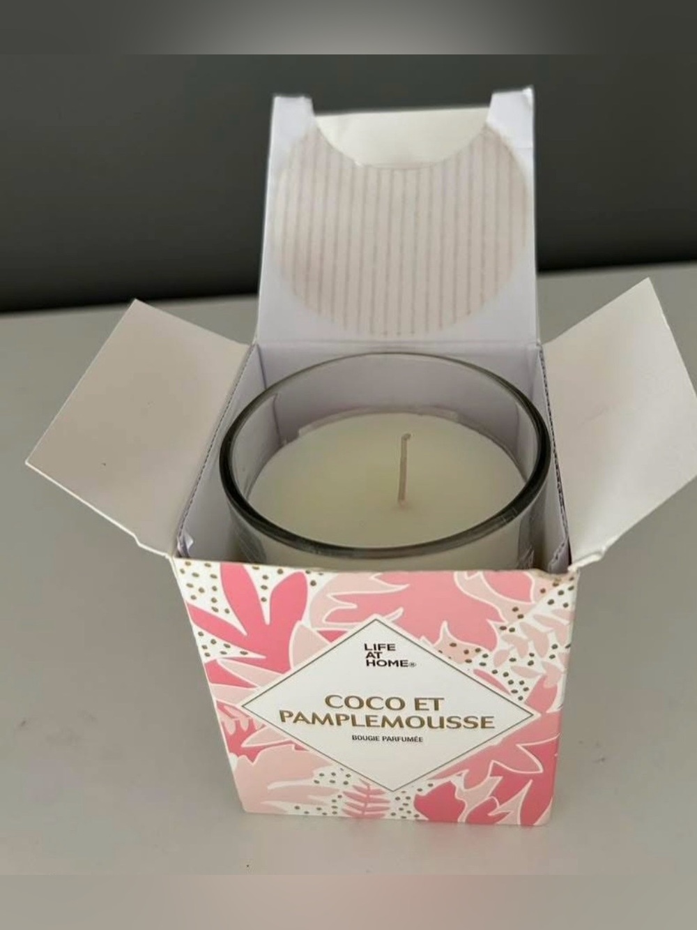 New Coconut and Grapefruit Scented Candle (Soy Blend Wax)
